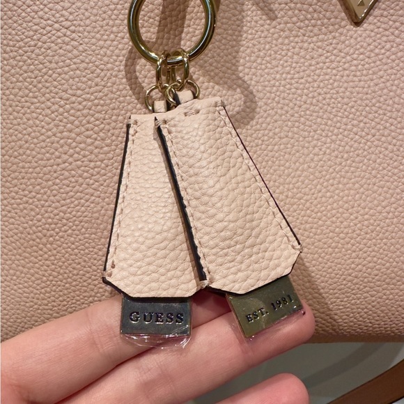 Guess Purse - Pink Satchel - Picture 7 of 7